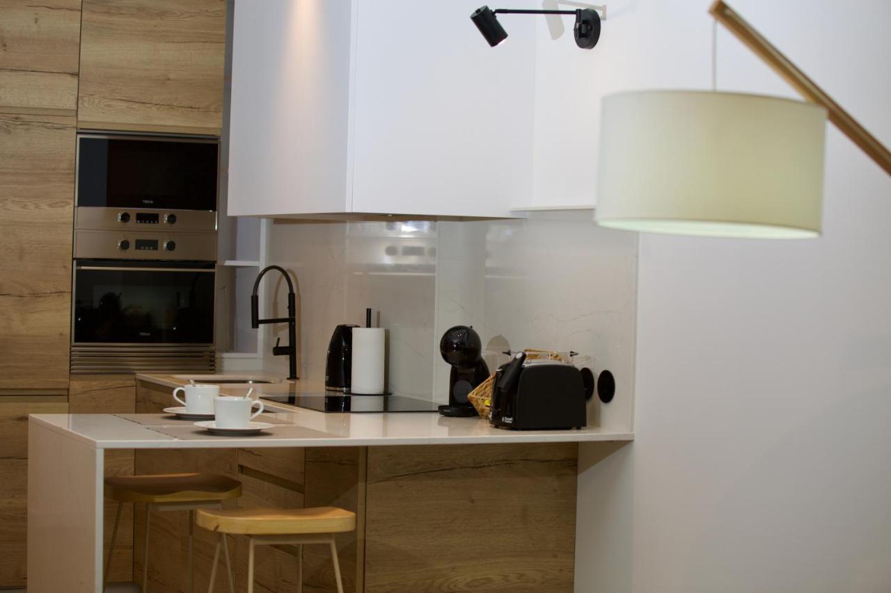 Suite 202 - 1 Bedroom Suite In Amando Perez Suites Рибадео Екстериор снимка
