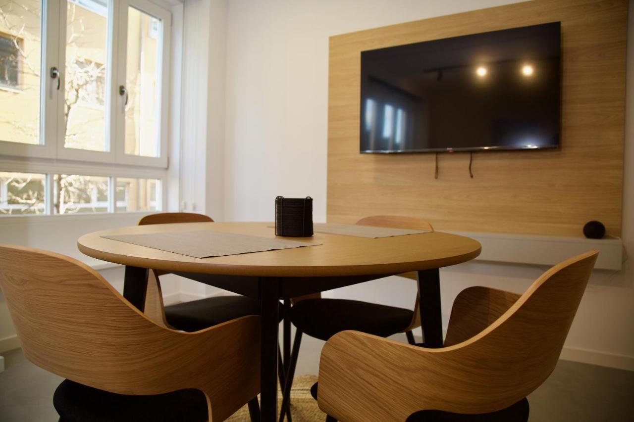 Suite 202 - 1 Bedroom Suite In Amando Perez Suites Рибадео Екстериор снимка