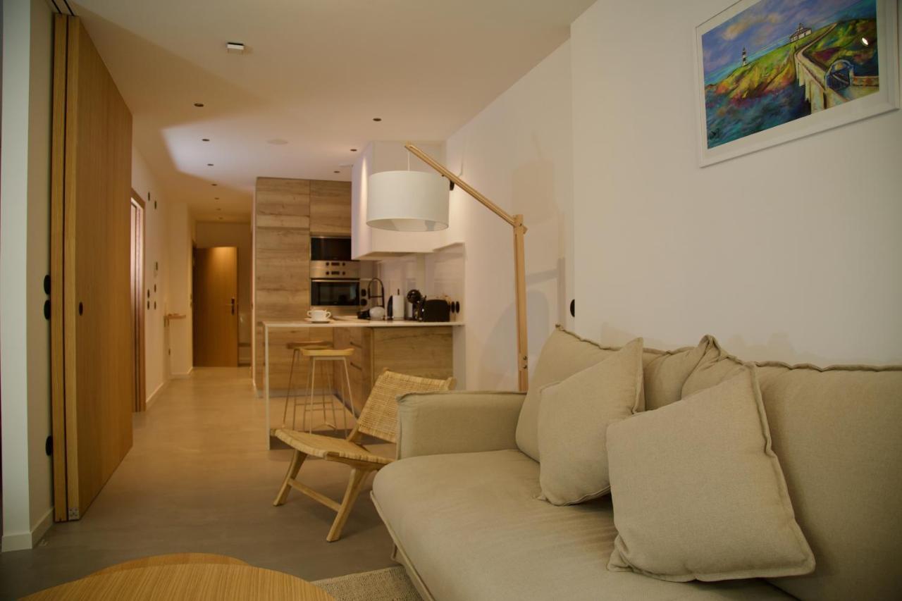 Suite 202 - 1 Bedroom Suite In Amando Perez Suites Рибадео Екстериор снимка